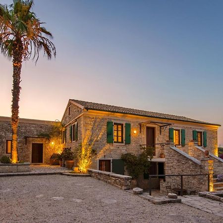 Kiparissi Villa Kourtaiika Buitenkant foto