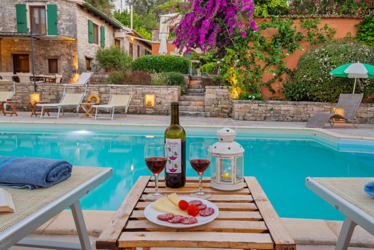 Kiparissi Villa Kourtaiika Buitenkant foto