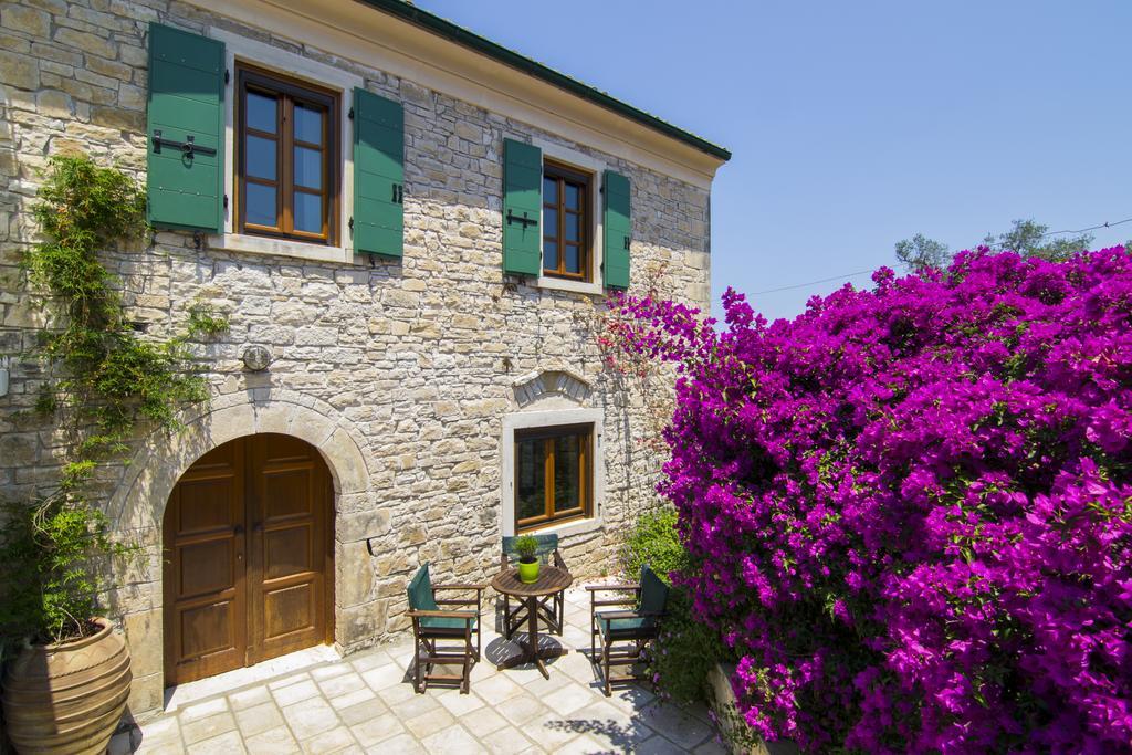 Kiparissi Villa Kourtaiika Buitenkant foto