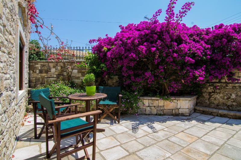 Kiparissi Villa Kourtaiika Buitenkant foto