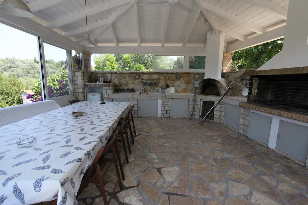 Kiparissi Villa Kourtaiika Buitenkant foto
